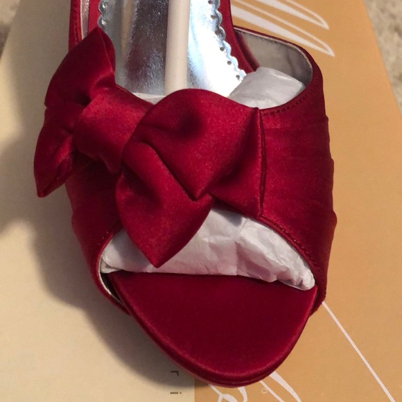 Dyed Red Satin Heels - Picture 3 of 4